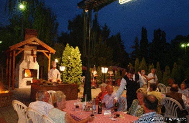 Hotel Nagyerdo Debrecen Restaurant foto