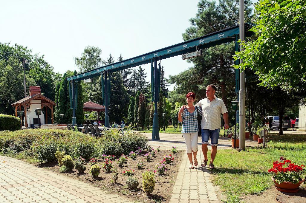 Hotel Nagyerdo Debrecen Exterior foto